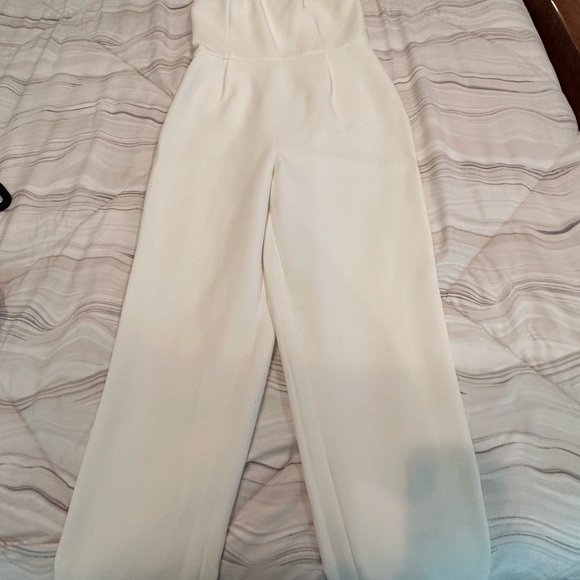 White express jumper. Good condition has an zipper in the back. - Picture 2 of 3